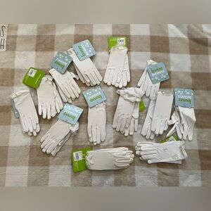 NWT Kids Elegant White Gloves with Floral Details size 8-16 , 4-7, and toddler